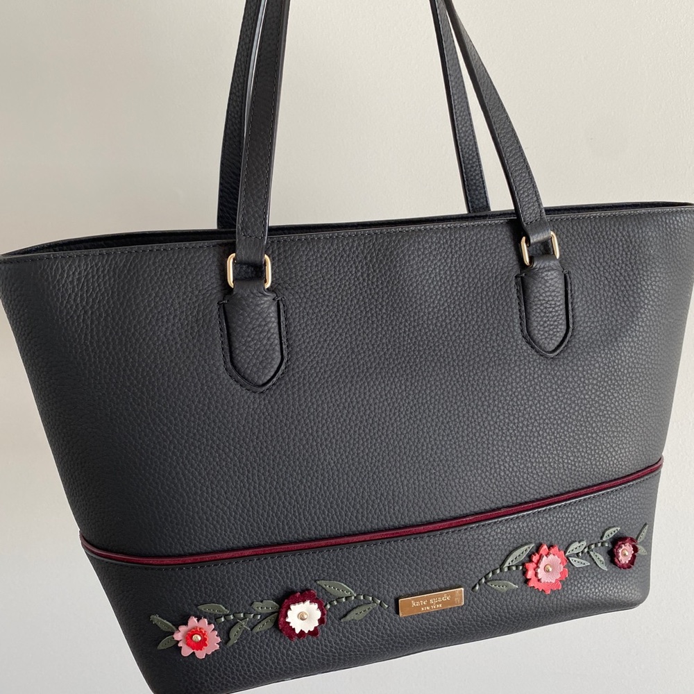 Leather tote/shoulder bag with leather flower appliqués